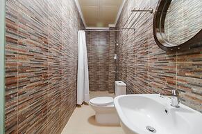 RedDoorz Plus near Soekarno Hatta Airport 2