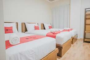 RedDoorz Plus near Soekarno Hatta Airport 2