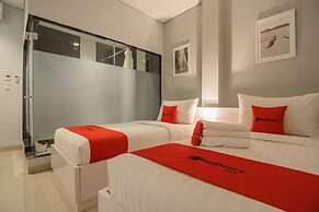 RedDoorz Plus near Soekarno Hatta Airport 2