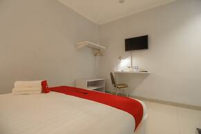 RedDoorz Plus near Soekarno Hatta Airport 2