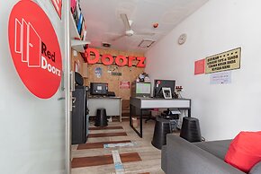 RedDoorz Apartment @ Jarrdin Cihampelas