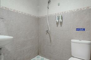 RedDoorz near Taman Bekapai 2