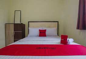 RedDoorz near Politeknik Negeri Medan