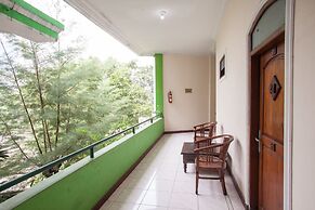 RedDoorz @ Genteng Surabaya 2