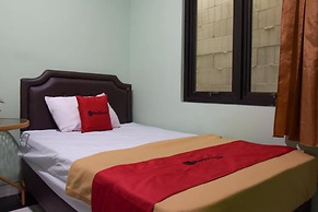 RedDoorz Syariah near DBL Arena 2