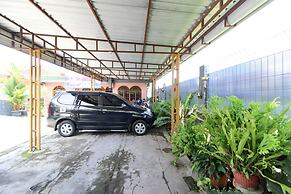 RedDoorz near Candi Ratu Boko