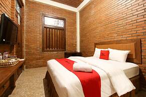 RedDoorz near AMIKOM Yogyakarta 2