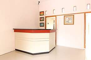 RedDoorz near Balekambang City Park