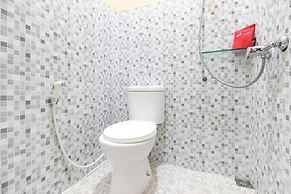 RedDoorz near Balekambang City Park