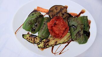 Akroyali Hotel & Villas