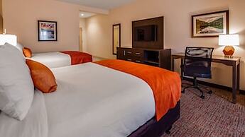 B/W Plus Elizabethtown Inn & Suites