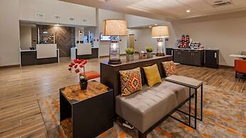 B/W Plus Elizabethtown Inn & Suites