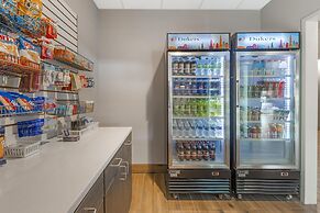 B/W Plus Elizabethtown Inn & Suites