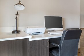 B/W Plus Elizabethtown Inn & Suites