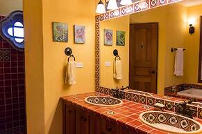 Casa Encantada 3 BR by Casago