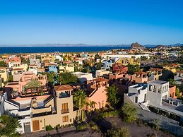 Casa Encantada 3 BR by Casago