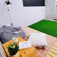 Seeing Nantai Holiday Apartment