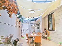 Seeing Nantai Holiday Apartment