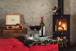 The Hideaway & Spa Terrace at Tregoose Old Mill