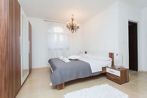 Apartments Tea & Nika