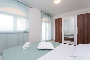 Apartments Tea & Nika