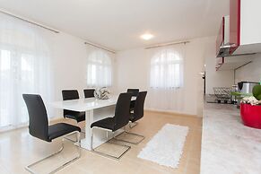 Apartments Tea & Nika