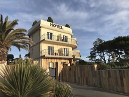 Hôtel Almanarre Plage