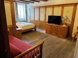 Kaiserkrone Charming Retreat