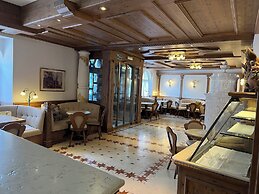 Kaiserkrone Charming Retreat