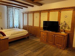 Kaiserkrone Charming Retreat