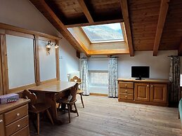 Kaiserkrone Charming Retreat