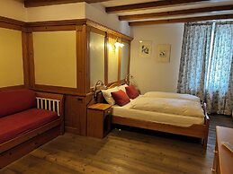 Kaiserkrone Charming Retreat