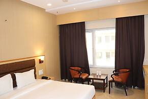 Hotel Aarunya Royale