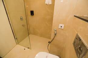 Hotel Aarunya Royale