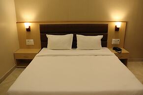 Hotel Aarunya Royale