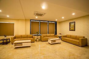 Hotel Aarunya Royale