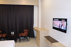 Hotel Aarunya Royale