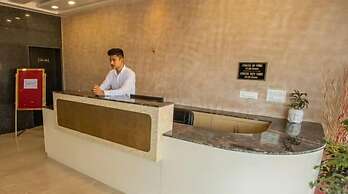 Hotel Aarunya Royale