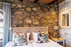 Buccara Noetzie - Lindsay Castle