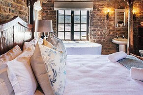 Buccara Noetzie - Lindsay Castle