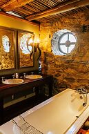 Buccara Noetzie - Lindsay Castle