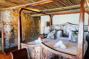 Buccara Noetzie - Lindsay Castle