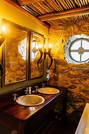 Buccara Noetzie - Lindsay Castle