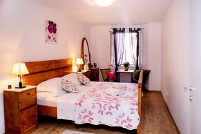 Apartment Peristil Cardo