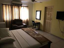 Mace Lodge