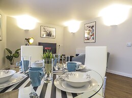 Tudors eSuites Birmingham Apartments with Gated Parking