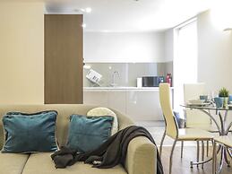 Tudors eSuites Birmingham Apartments with Gated Parking