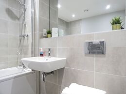 Tudors eSuites Birmingham Apartments with Gated Parking