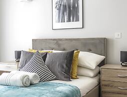 Tudors eSuites Birmingham Apartments with Gated Parking