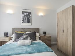 Tudors eSuites Birmingham Apartments with Gated Parking